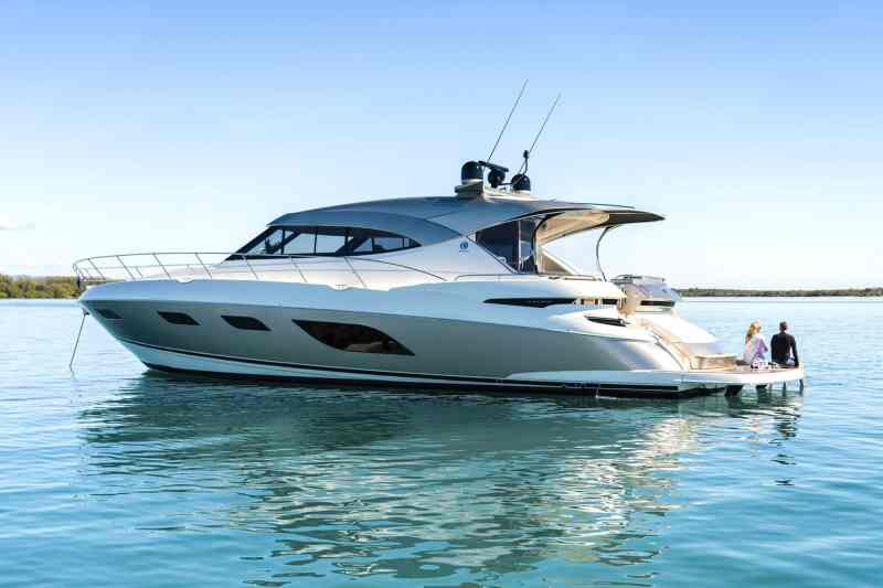 Riviera-6000-Sport-Yacht-Platinum-Edition-Lifestyle-04 Riviera 6000 SY Platinum Edition