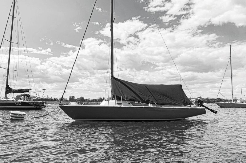 YTG0822_Silent-Running_2_edit Sailboats on the water