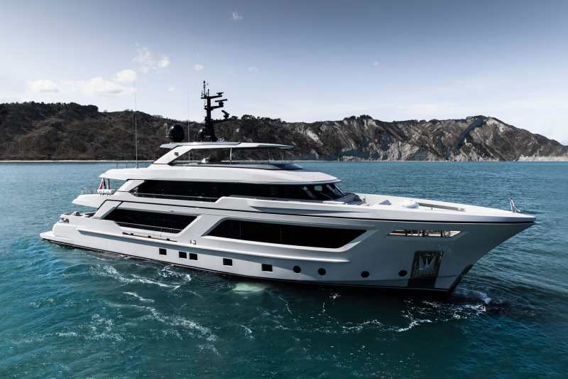 _Guillaume-Plisson-for-CDM-_J3A4995—Edit Cantiere Delle Marche Nuri