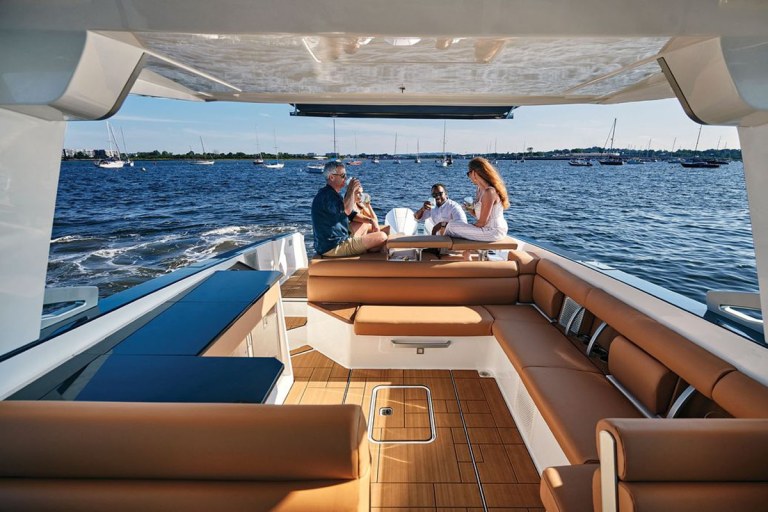 E3TCJJIHZ5AO7PR7HUTVNNMTTY cruising on a boat
