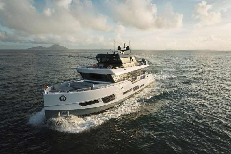 YTG1122_FEA_CLX96_4 CL Yachts CLX96