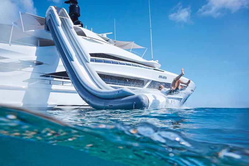 YTG1122_FEA_Charter5 Heesen Arkadia