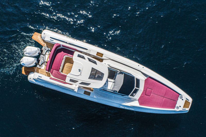 YTG1122_MOB_01 Lomac GranTurismo 11 Cruiser