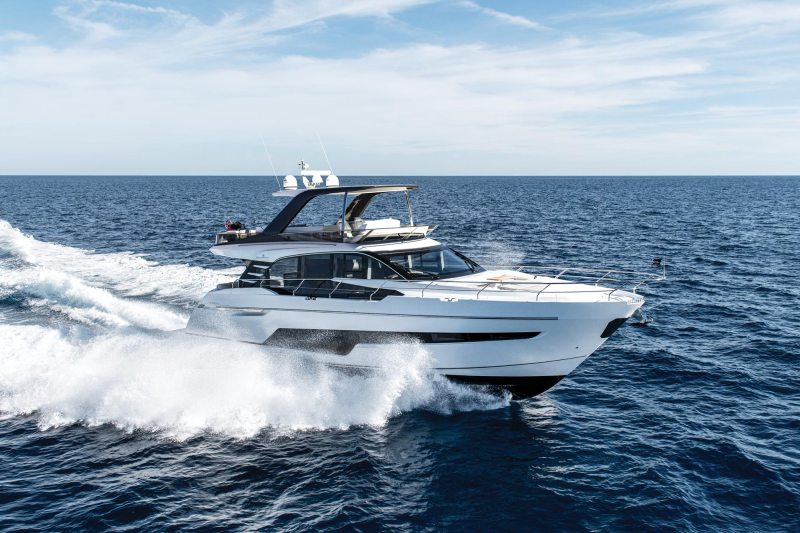 YTG1122_New-Yachts_1 Fairline Yachts Squadron 68