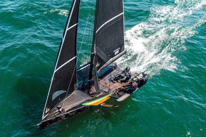 YTG1122_Silent-Running_01 Foiling Sailboat team