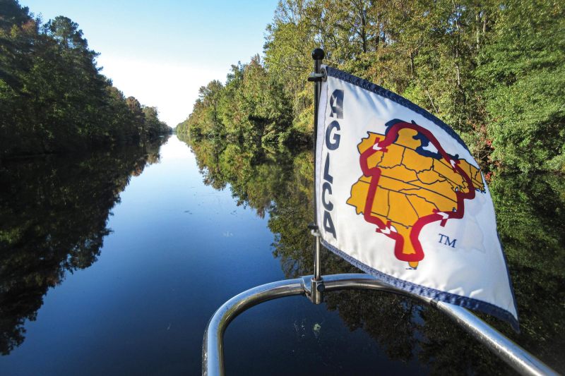 YTG1222_FEA_Cruising_1 Dismal Swamp Canal