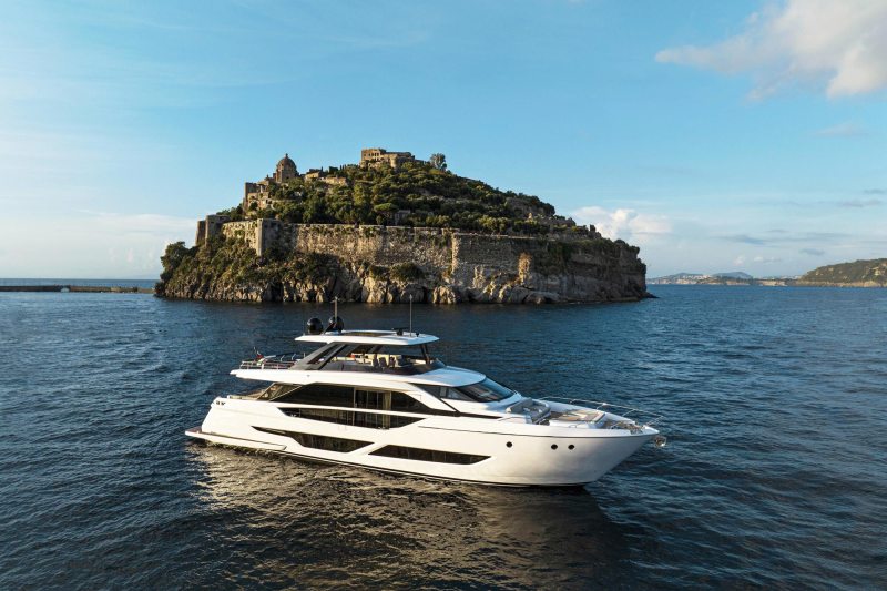 YTG1222_FEA_Ferretti-860_3 Ferretti Yachts 860