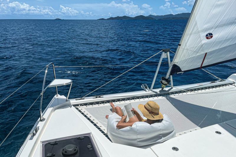 YTG1222_Silent-Running_01 BVI Cruising