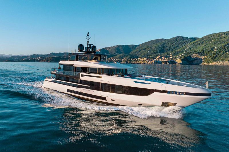 YTG0323_FEA_Mangusta_1 Mangusta Oceano 44