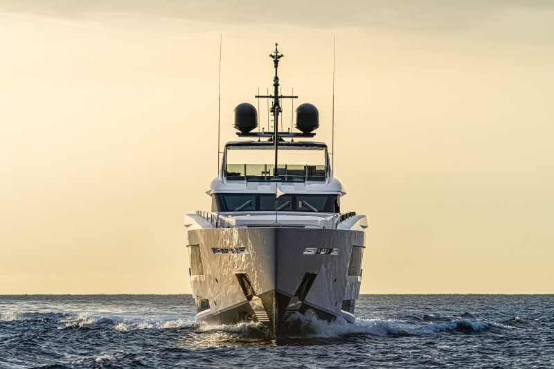 Custom Line 140 front