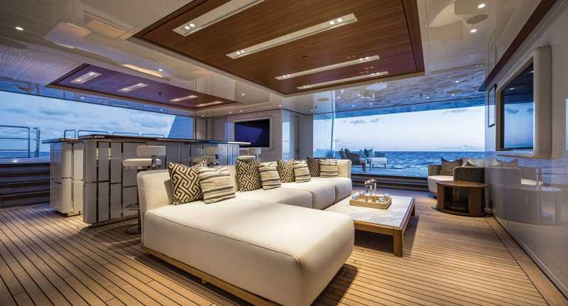 Benetti Calex interior