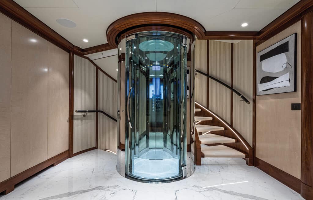 Benetti Calex elevator