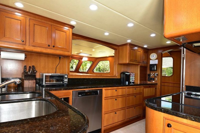 Offshore 85 Voyager Lucky Lady