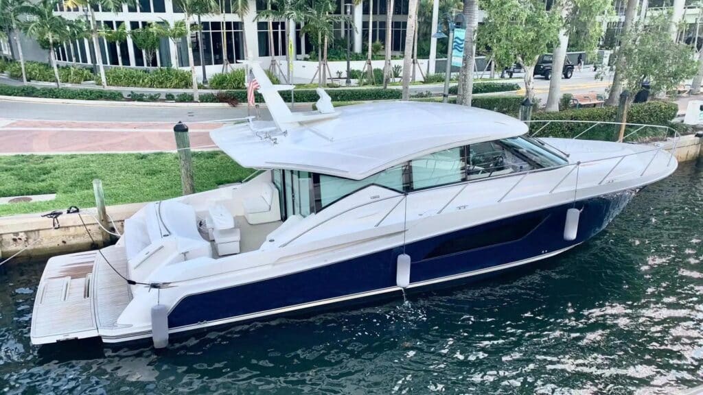 Tiara Yachts 53 Coupe