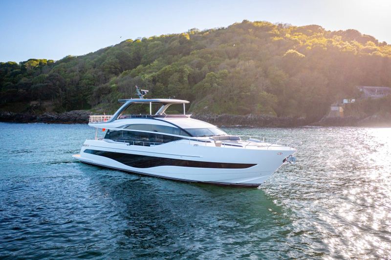 y85-exterior-white-hull-1-2022 Princess Y85