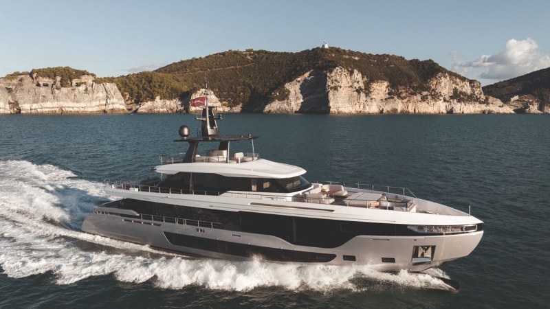 Charter-OceanOne-1 Azimut Yachts Grande 36