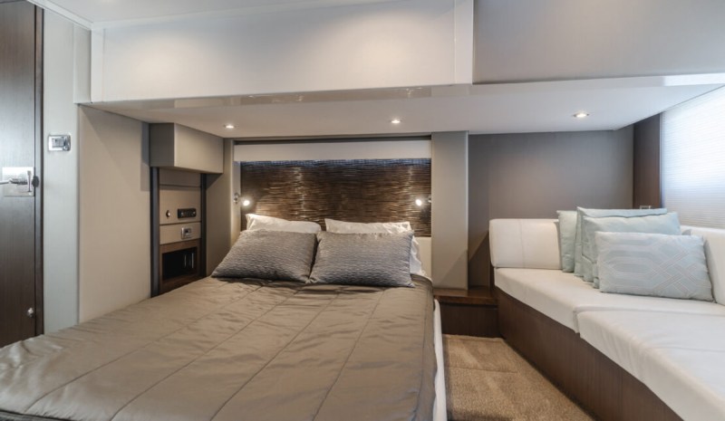 Carver C52 Coupe