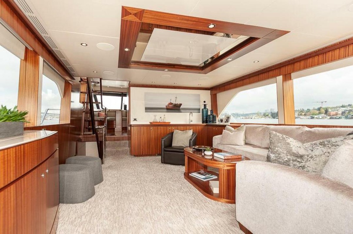 For Sale: Ocean Alexander 72
