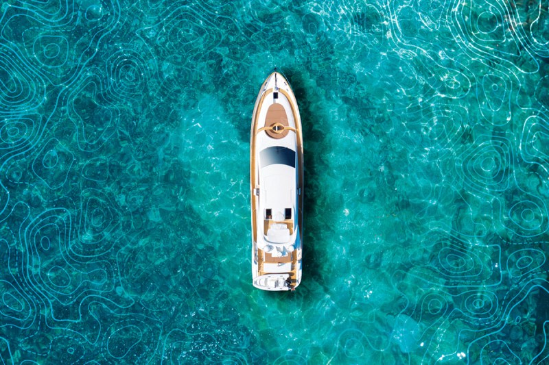 YTG0424_Electronics_01 yacht from above