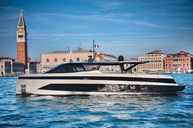 YTG0424_New-Yachts_1 wallywhy100
