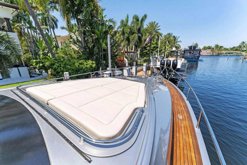2020 Pershing 70 Liquid