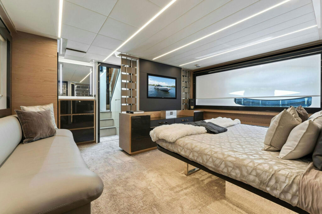 2020 Pershing 70 Liquid