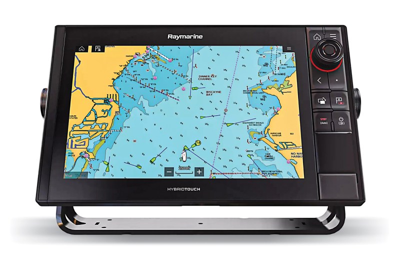 YTG0824_Electronics_3 Raymarine Display