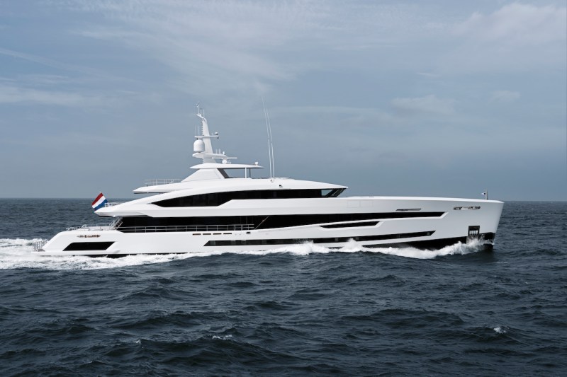 Heesen-Santosha-1 Heesen Santosha
