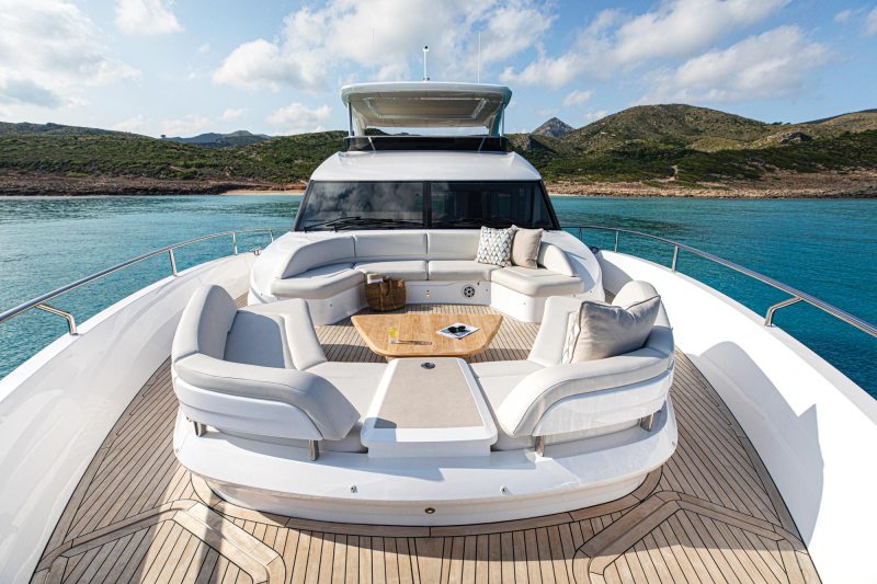 YTG1024_FEA_Princess-Y80_5 Princess Yachts Y80