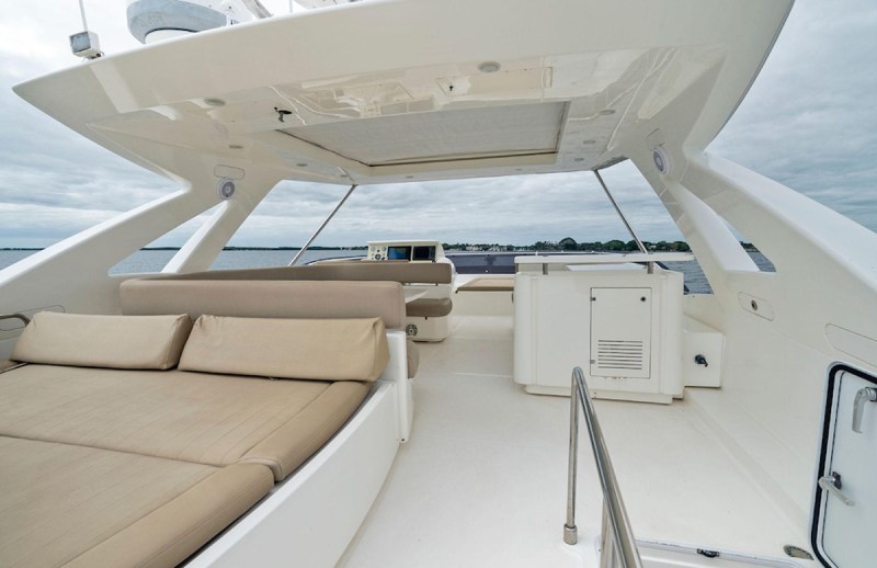Ferretti Yachts 800