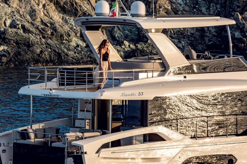 Absolute Navetta 53