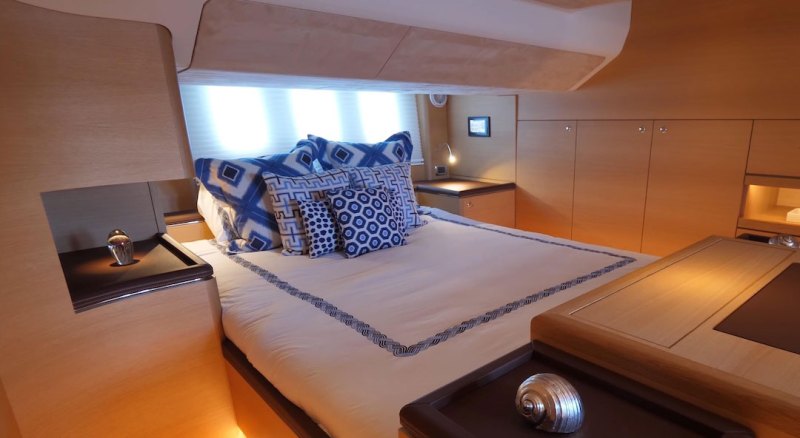 Zeelander 55 stateroom