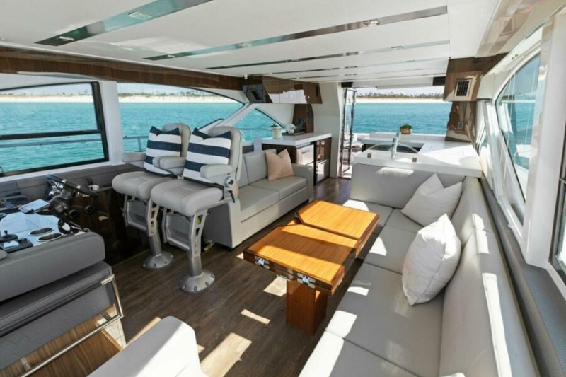 Cruisers Yachts 60 Fly Miss Tracy Lane