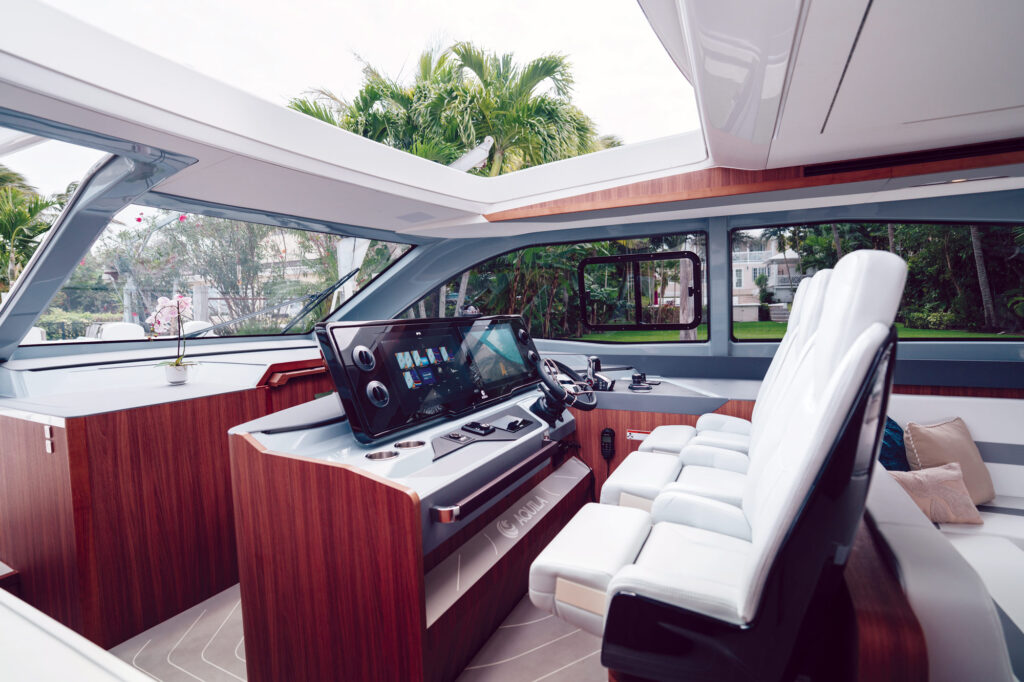 Aquila 46 Coupe