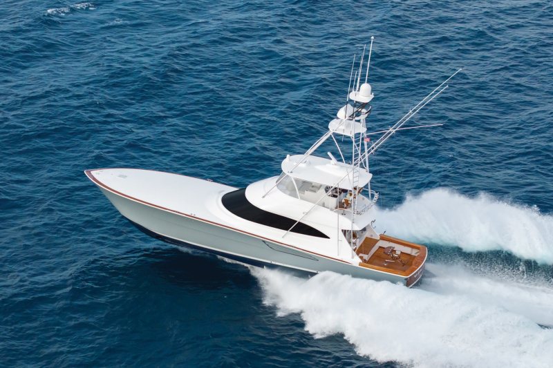 YTG0625_FEA_Viking_05 Viking 74 Convertible