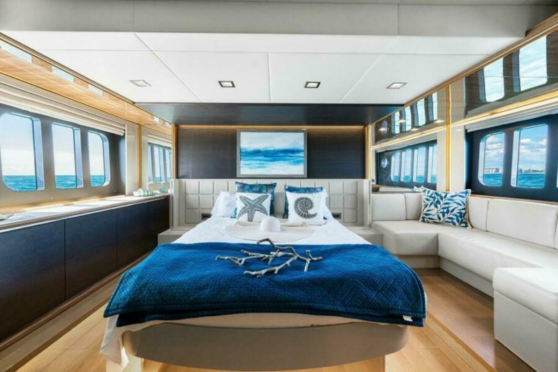 Absolute 60 Flybridge Mama's House