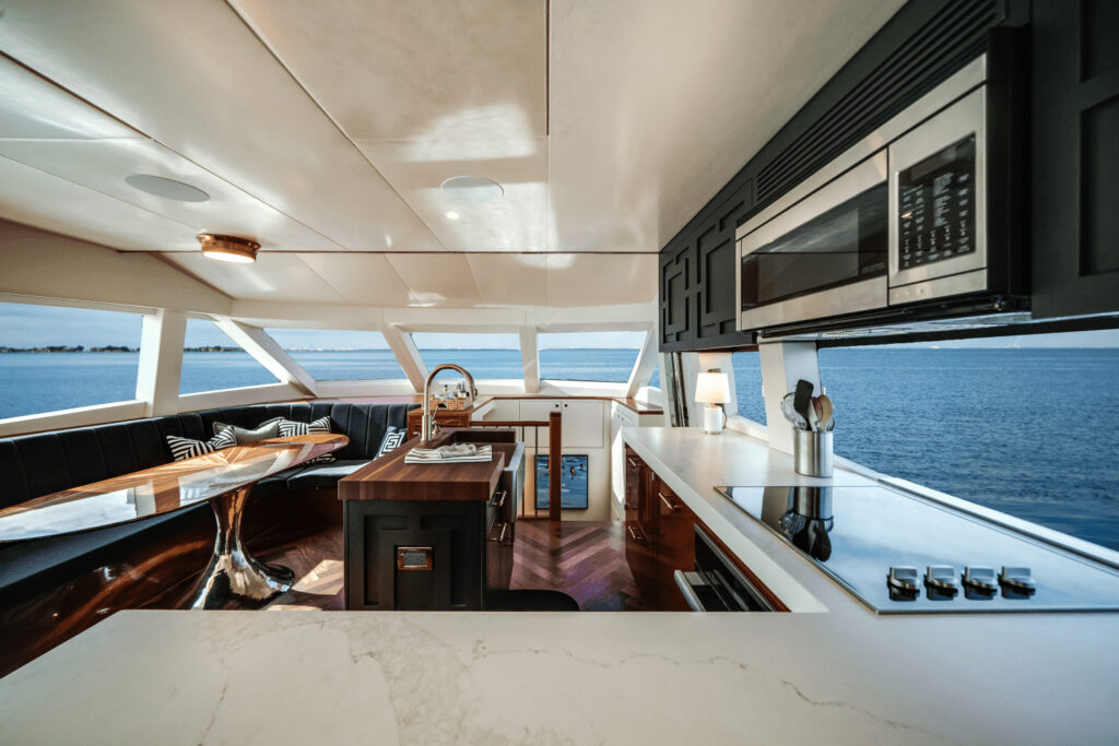 Hatteras 60 Endless C’s