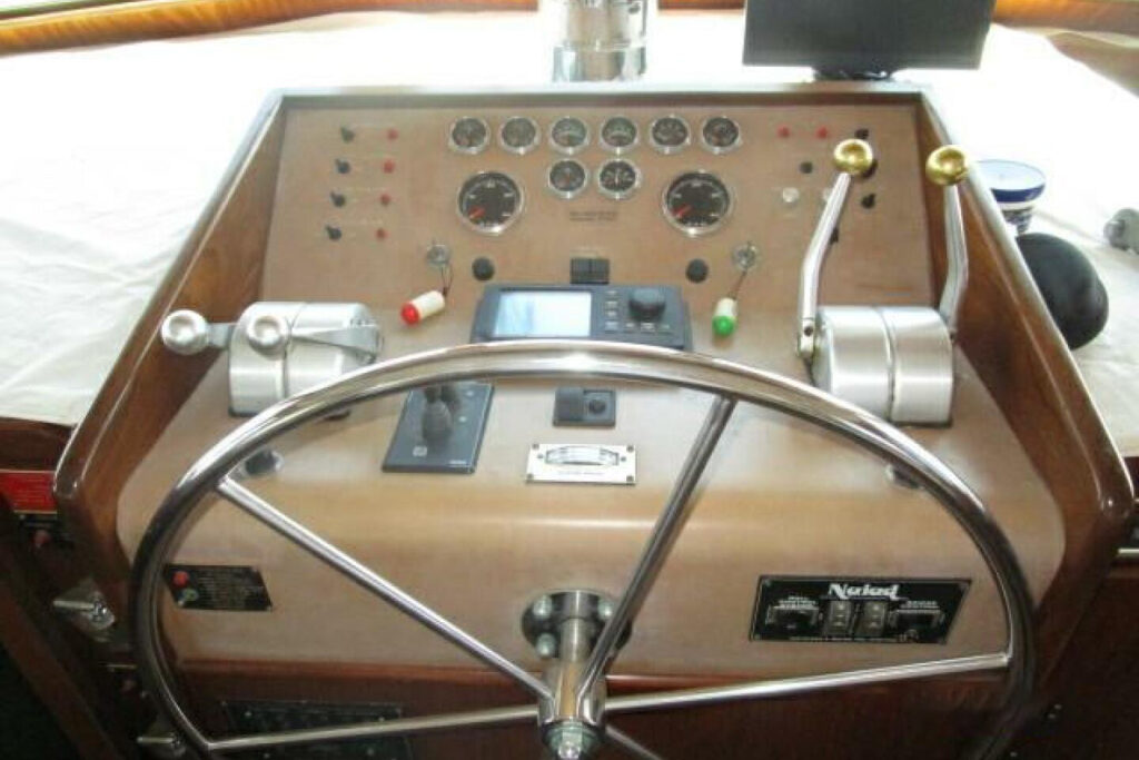 Hatteras 63 WOLO