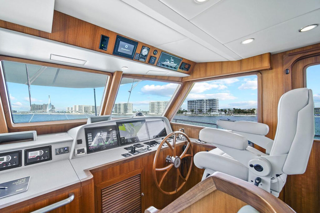 Outer Reef 670 Azure 