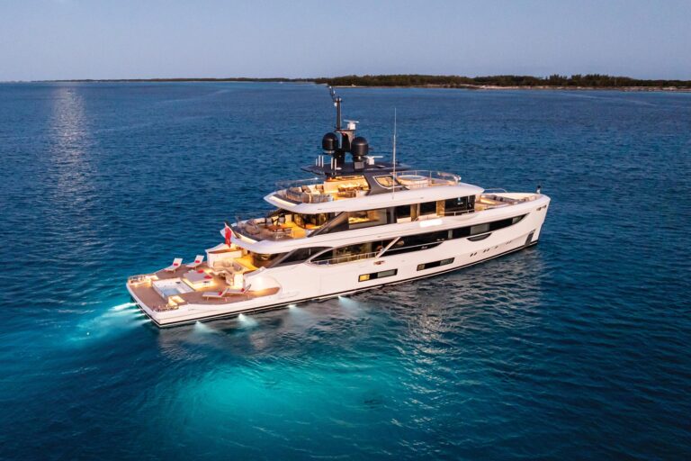 Benetti Oasis 40M