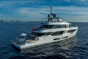 Benetti 34M Oasis King’s Lair