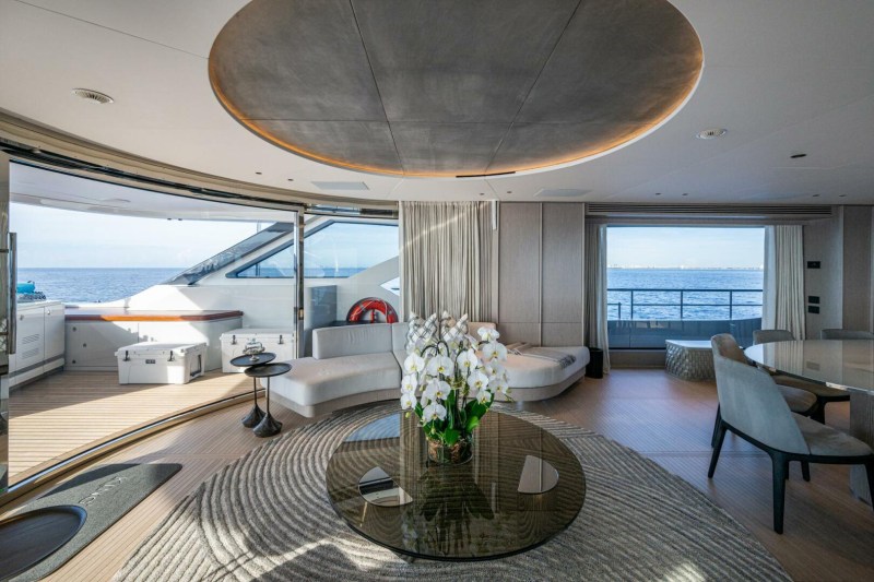 Benetti 34M Oasis King’s Lair