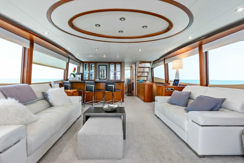 Lazzara 84 Voyager