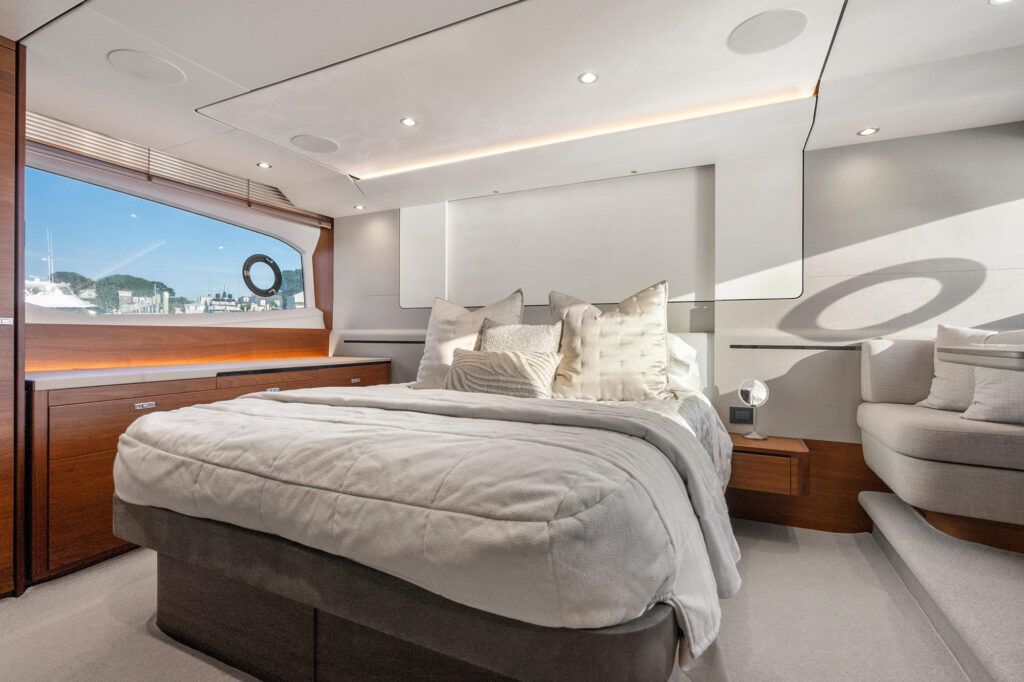 Princess Yachts F62