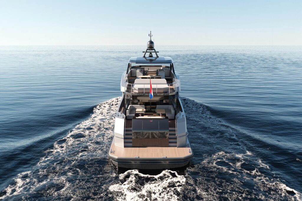 Outer Reef 780 Adventure