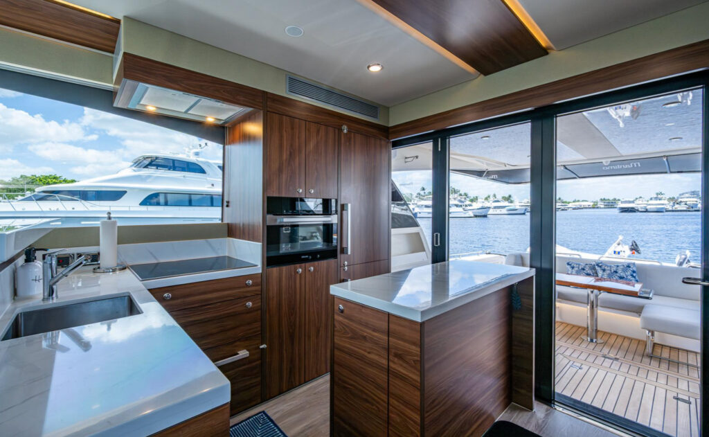 Maritimo M60 Afternoon Delight
