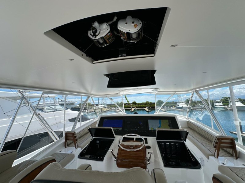Viking 82 Convertible Boujie