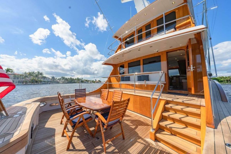 Feadship 87 Catch