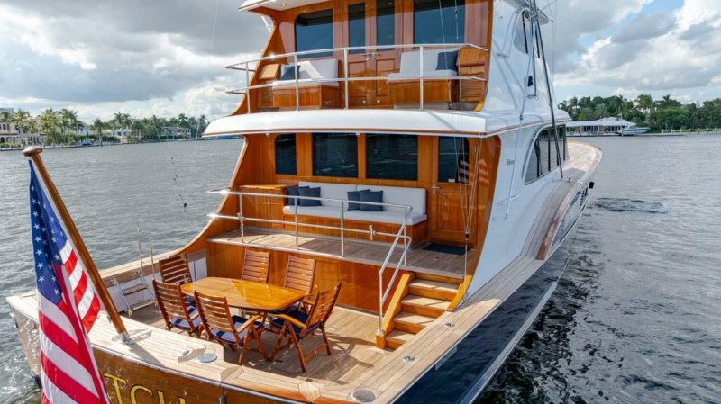 Feadship 87 Catch