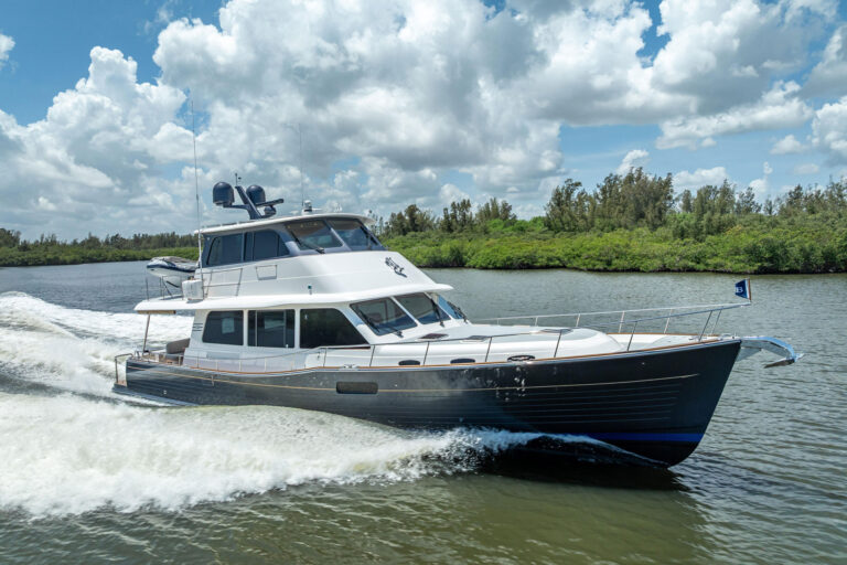 Grand Banks GB60 Skylounge Escape